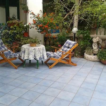 Albatros Bed & Breakfast *